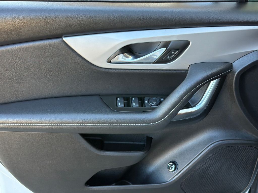 2024 Chevrolet Blazer 2LT photo 3