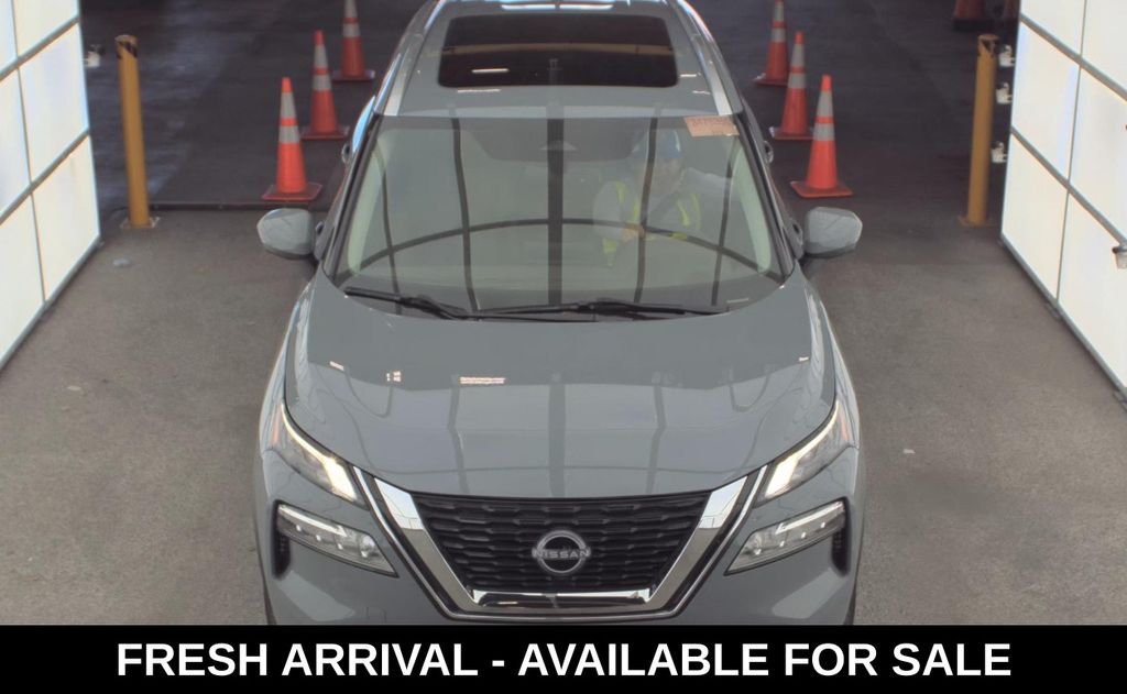 2023 Nissan Rogue SL photo 2