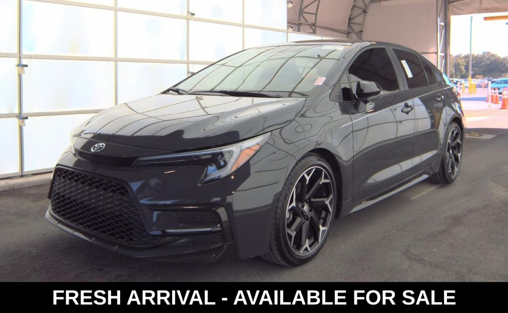 2025 Toyota Corolla SE photo 3