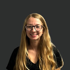 Staff member Lilly McCall from ID_295758d1f3a6