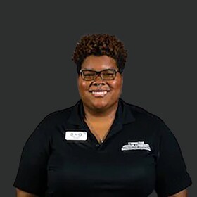 Staff member Alexia Jones from ID_5de03d713666