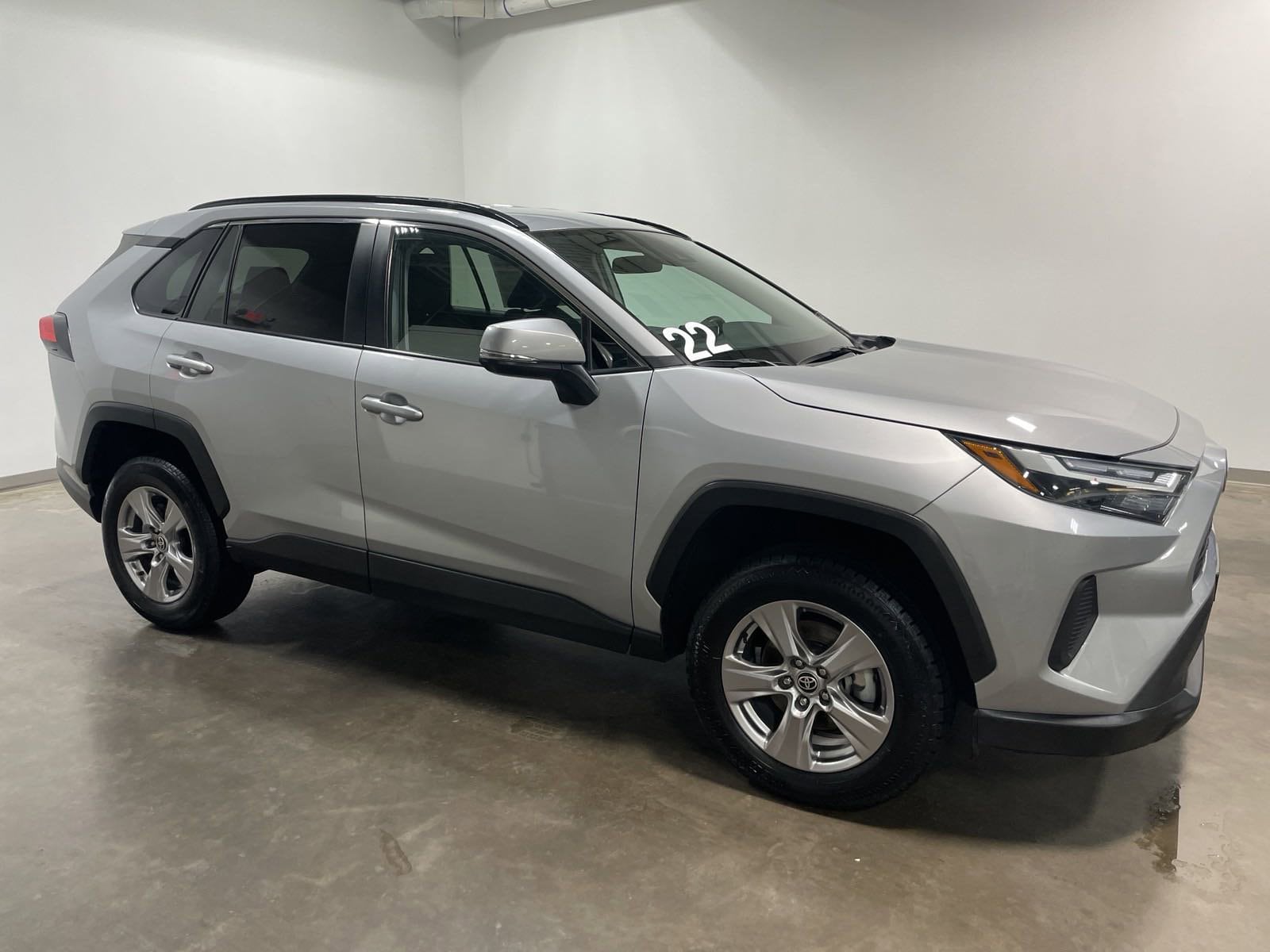 Used 2022 Toyota RAV4 XLE with VIN 2T3P1RFV3NW284567 for sale in Hollidaysburg, PA