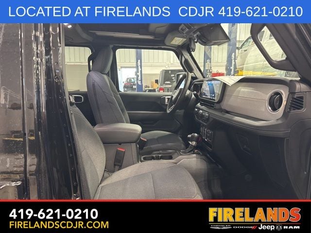 2025 Jeep Wrangler 4-Door Sahara - Photo 8