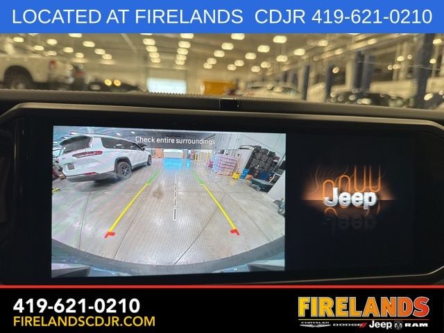 2025 Jeep Wrangler 4-Door Sahara - Photo 24