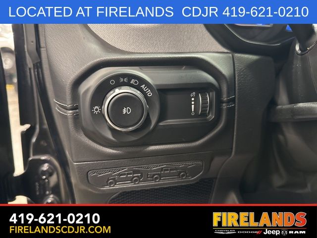 2025 Jeep Wrangler 4-Door Sahara - Photo 18