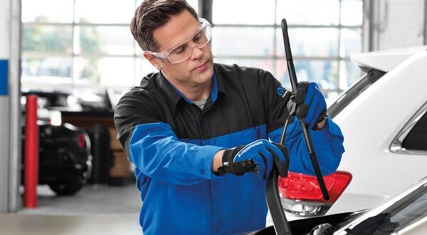 Chrysler Dodge Jeep Ram Windshield Wiper Blade Replacement Service