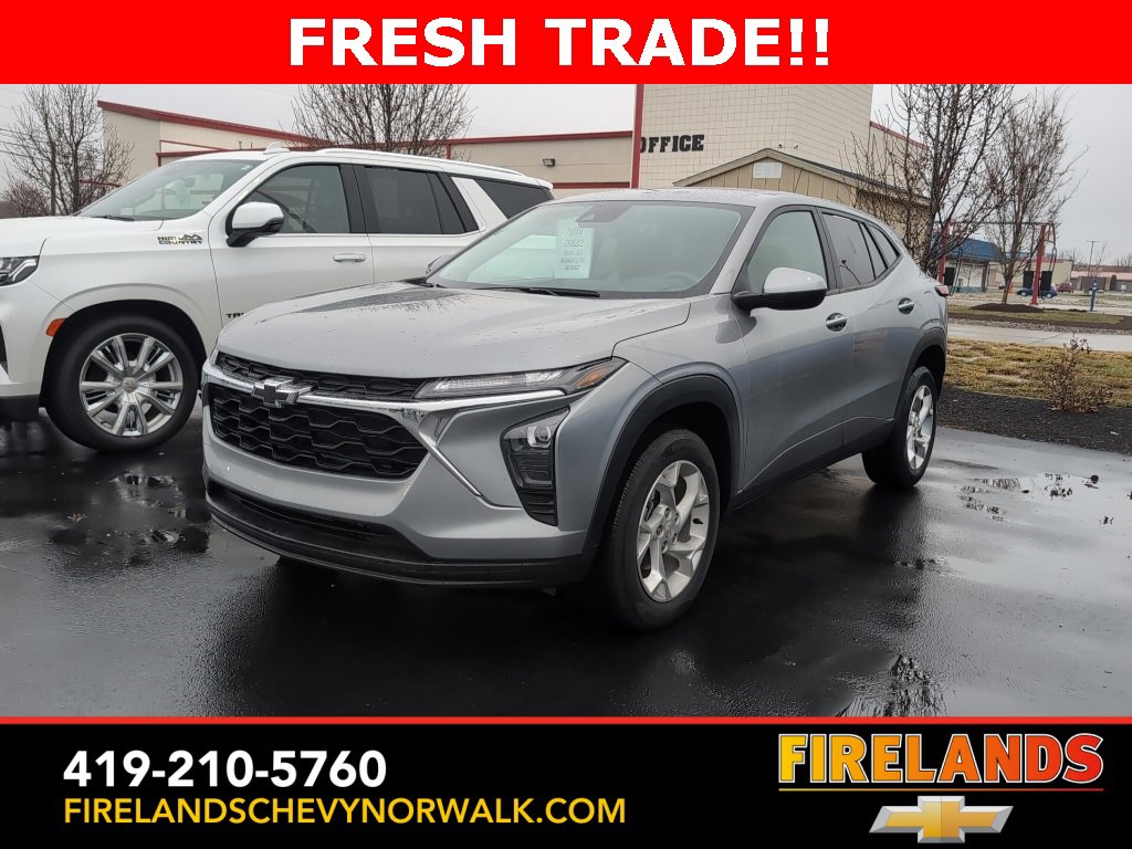 2025 Chevrolet Trax LS's photo