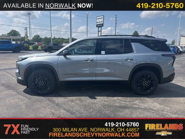 2025 Chevrolet Traverse photo 2