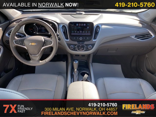 2017 Chevrolet Malibu 1LT photo 3