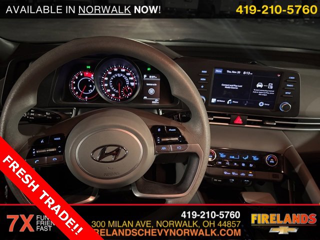 2023 Hyundai Elantra SEL photo 4