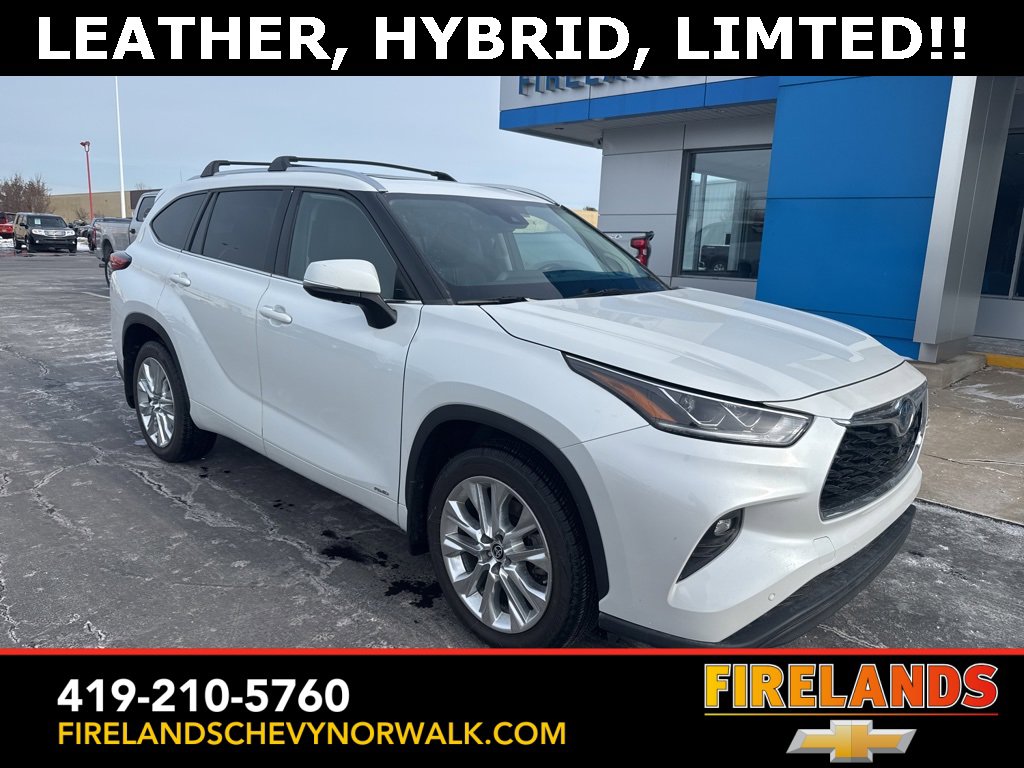 2022 Toyota Highlander Limited's photo