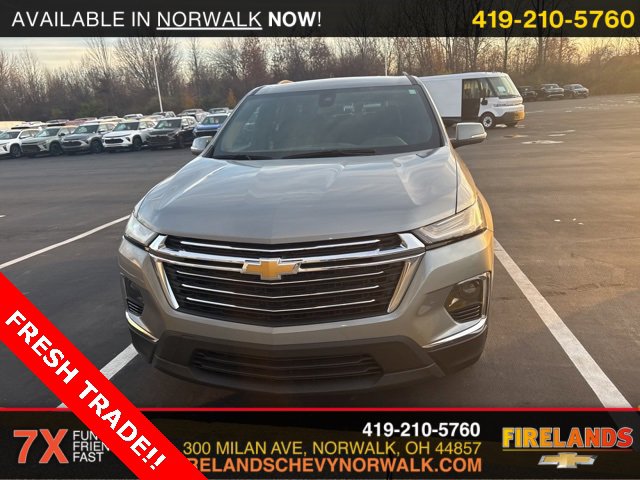 2023 Chevrolet Traverse Cloth photo 2