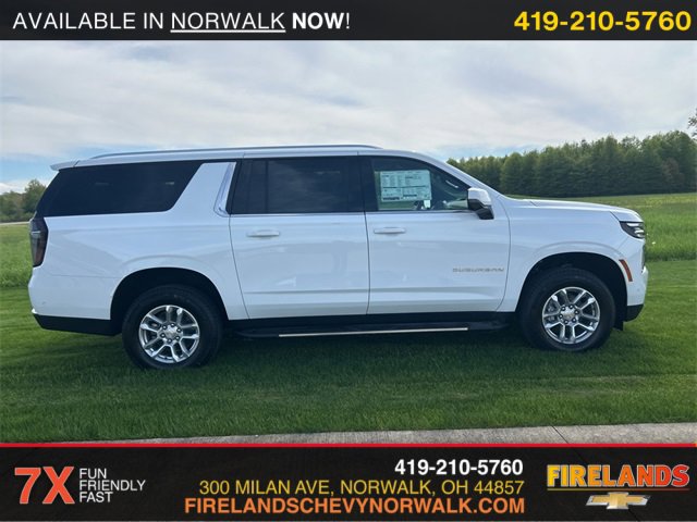 2025 Chevrolet Suburban LT photo 4