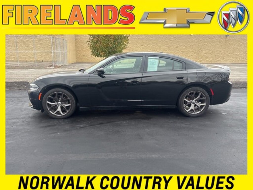 Used 2017 Dodge Charger SXT