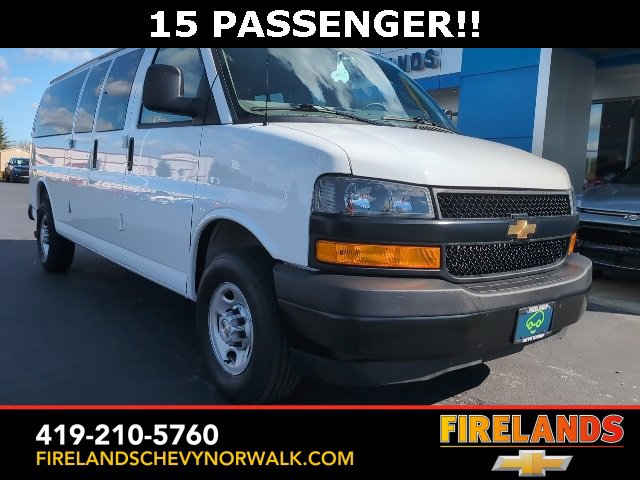 2025 Chevrolet Express Passenger LS's photo