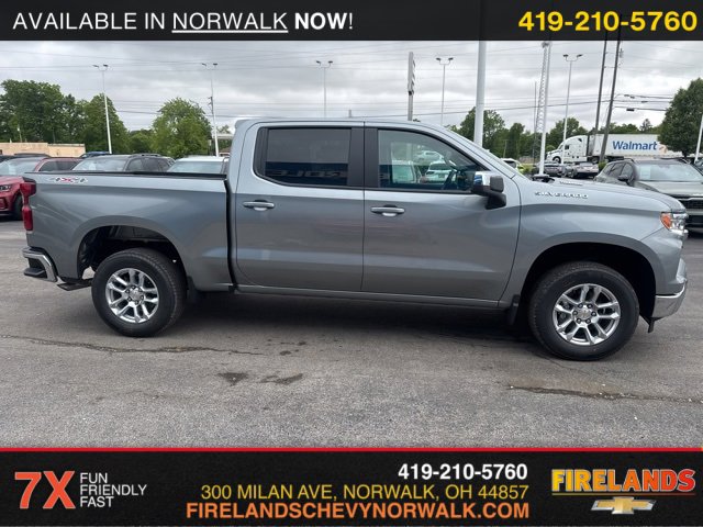 2025 Chevrolet Silverado 1500 LT photo 4