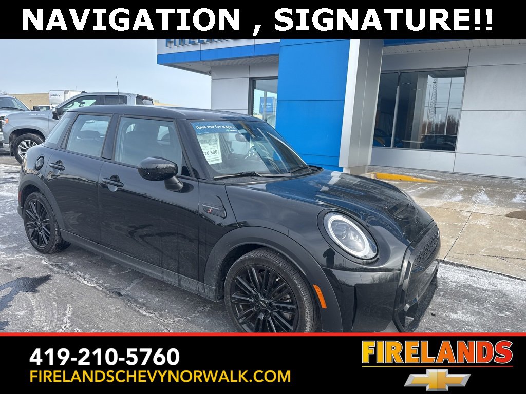 2023 MINI Hardtop 4 Door S's photo