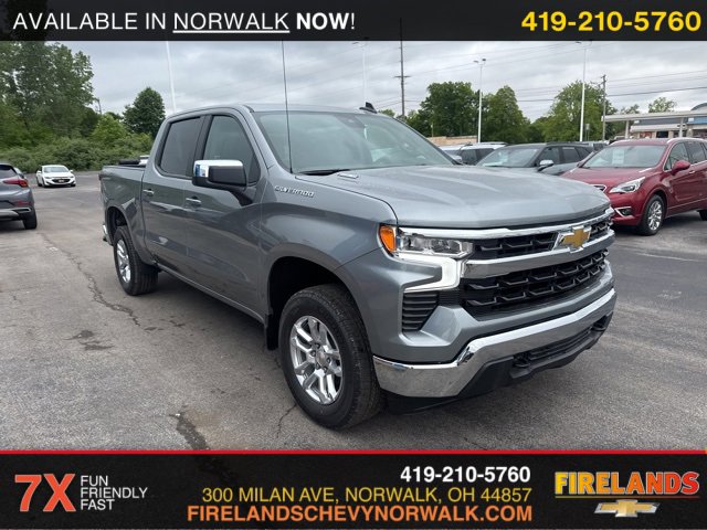 2025 Chevrolet Silverado 1500 LT photo 3