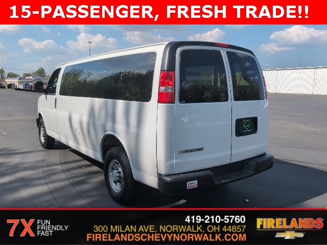 2025 Chevrolet Express Passenger 3500 photo 2