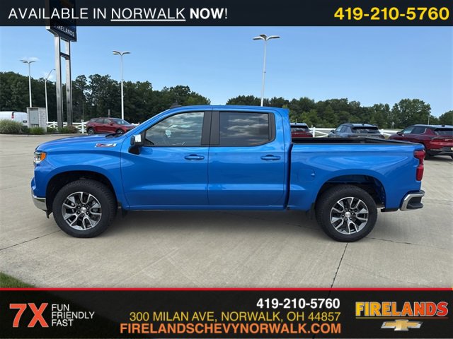 2025 Chevrolet Silverado 1500 LT photo 2