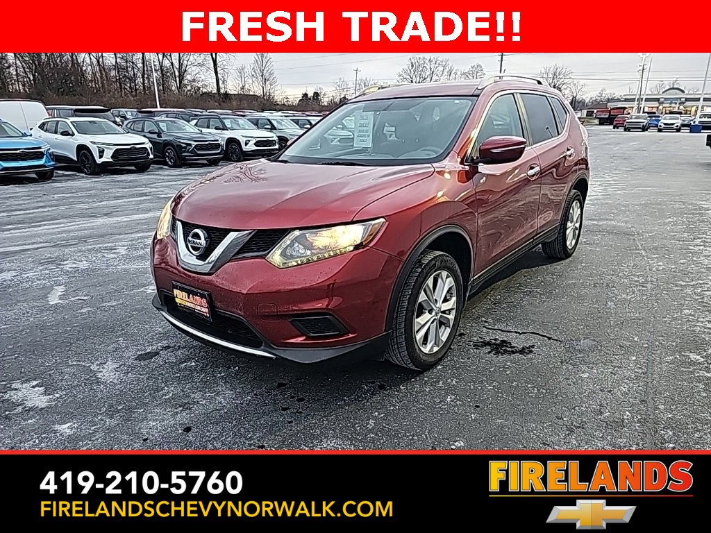 2014 Nissan Rogue SV's photo