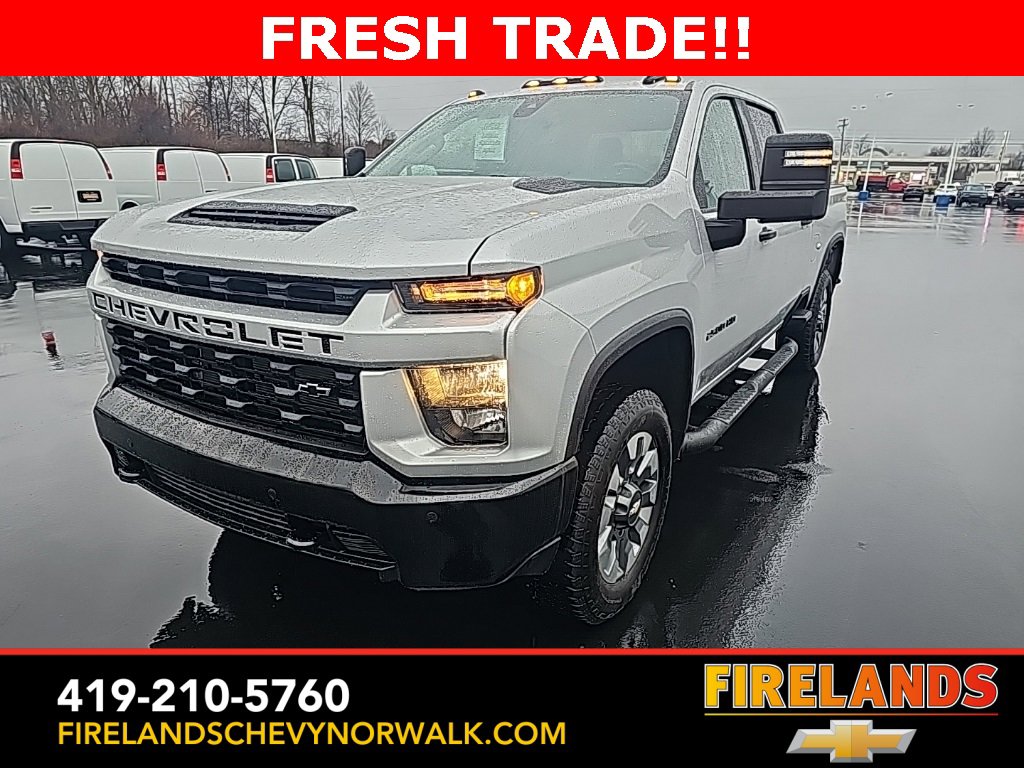 2023 Chevrolet Silverado HD Custom's photo