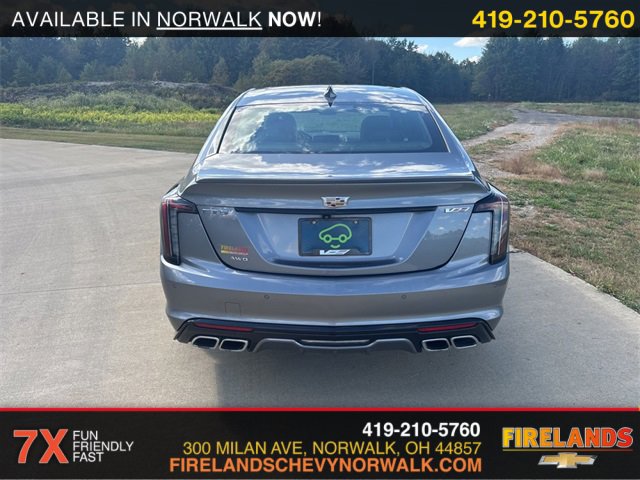 2022 Cadillac CT5 V photo 2