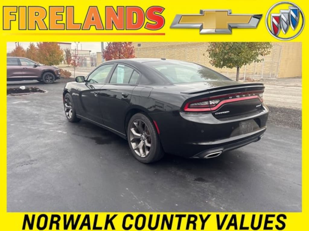 Used 2017 Dodge Charger SXT