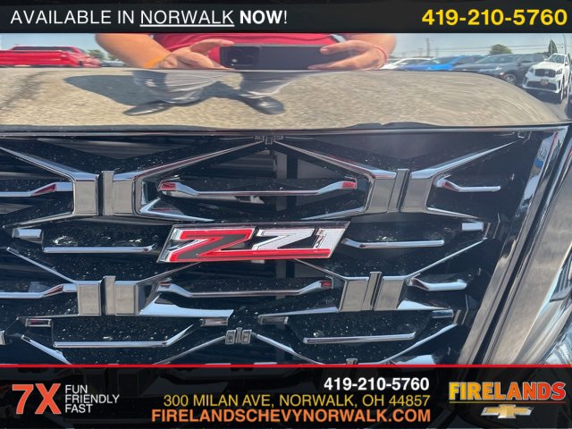 2025 Chevrolet Traverse Z71 photo 3
