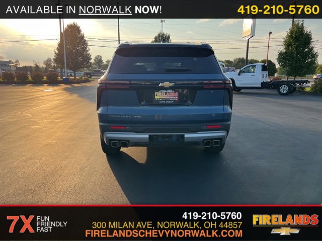 2025 Chevrolet Traverse photo 2