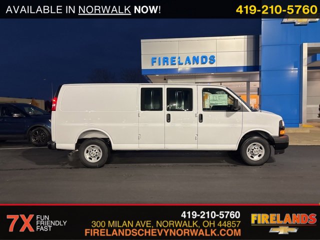 2025 Chevrolet Express Cargo 2500 Van photo 2