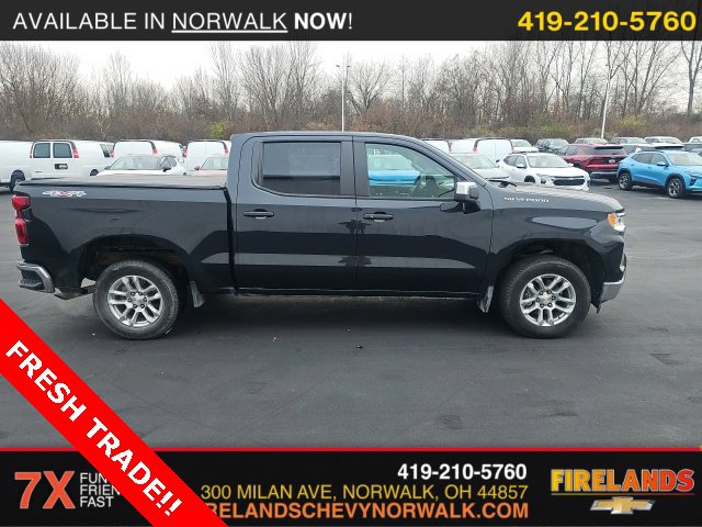 2024 Chevrolet Silverado 1500 LT photo 2