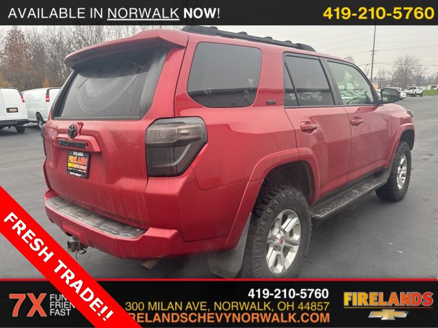 2016 Toyota 4Runner SR5 photo 3