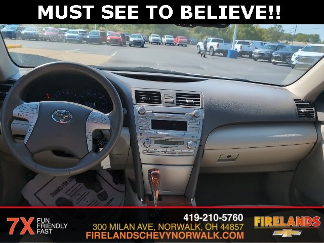 2011 Toyota Camry LE photo 3