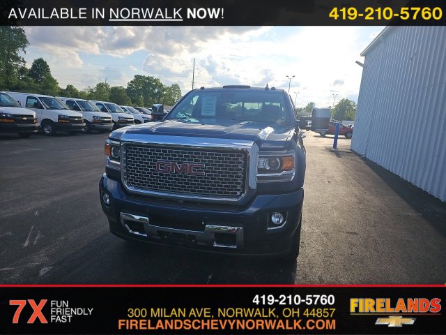 Used 2015 GMC Sierra 3500 Denali HD Denali with VIN 1GT424E82FF647121 for sale in Sandusky, OH
