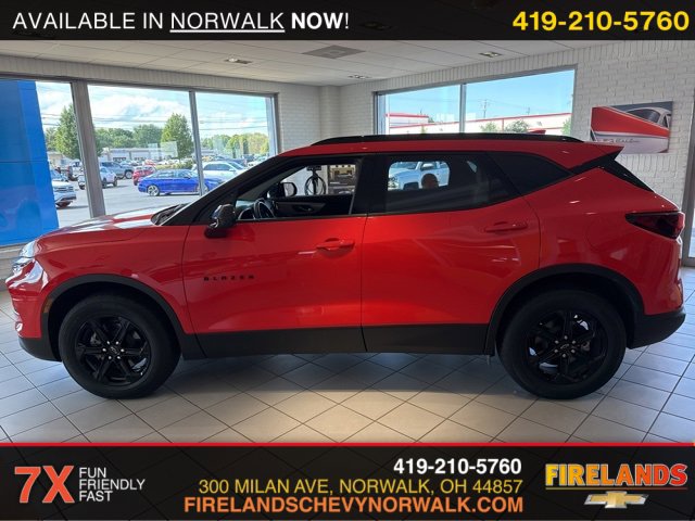 2025 Chevrolet Blazer 2LT photo 3