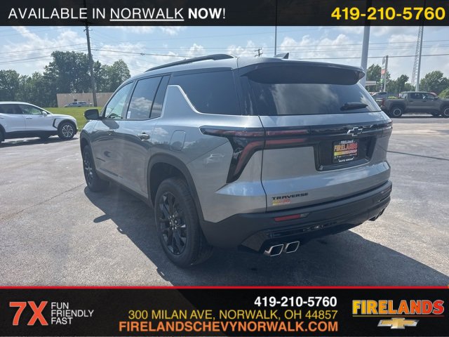 2025 Chevrolet Traverse photo 3