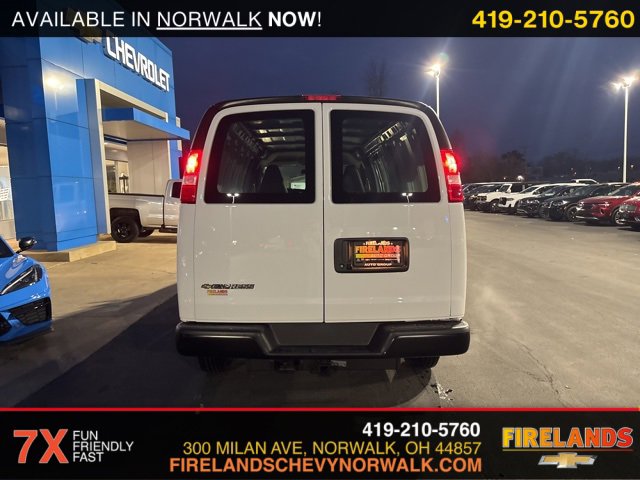 2025 Chevrolet Express Cargo 2500 Van photo 4