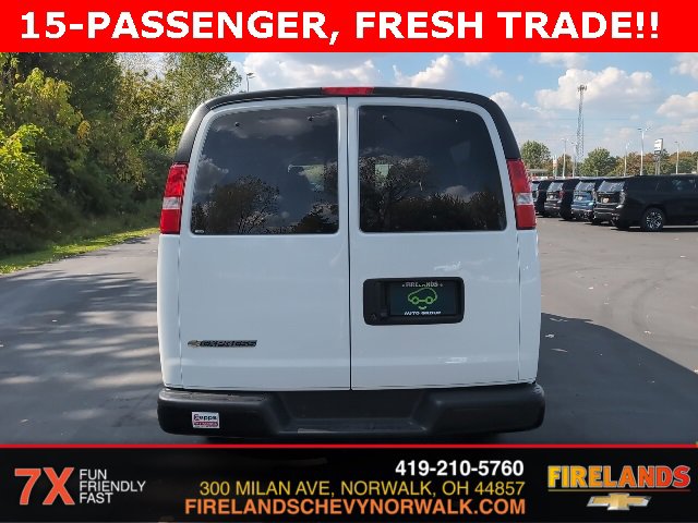 2025 Chevrolet Express Passenger 3500 photo 3