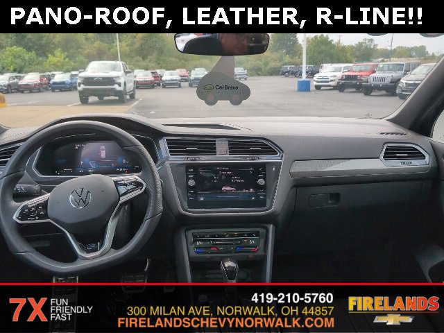 2024 Volkswagen Tiguan SE R-Line Black photo 3