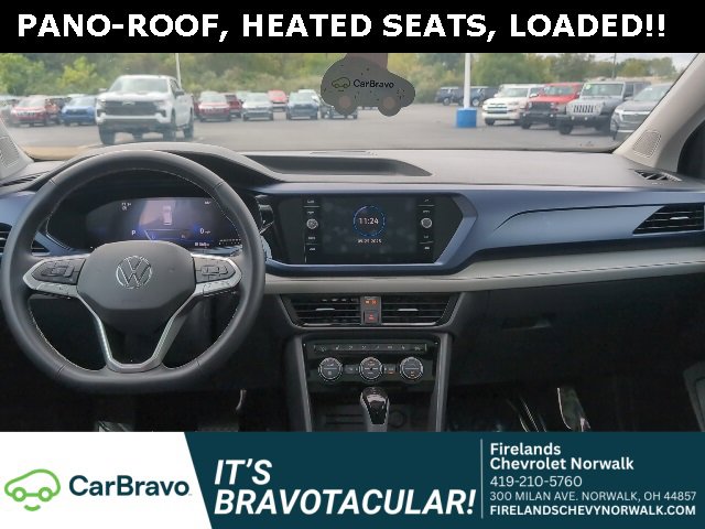2024 Volkswagen Taos SE photo 3