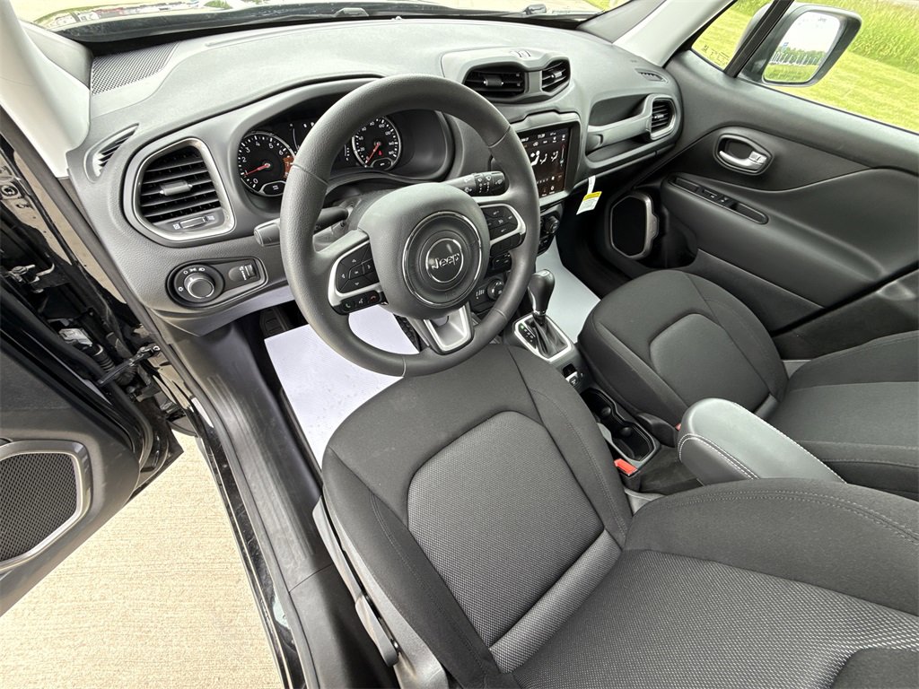 Used 2023 Jeep Renegade Latitude with VIN ZACNJDB16PPP38886 for sale in Vermilion, OH