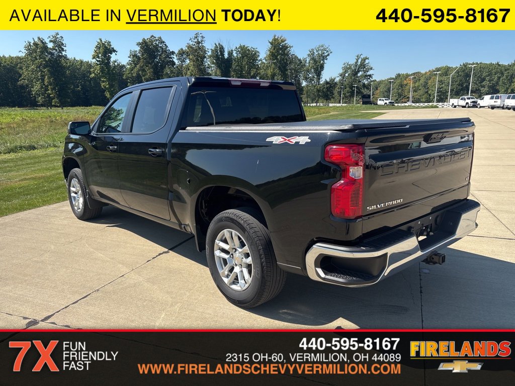 2022 Chevrolet Silverado 1500 LT photo 3