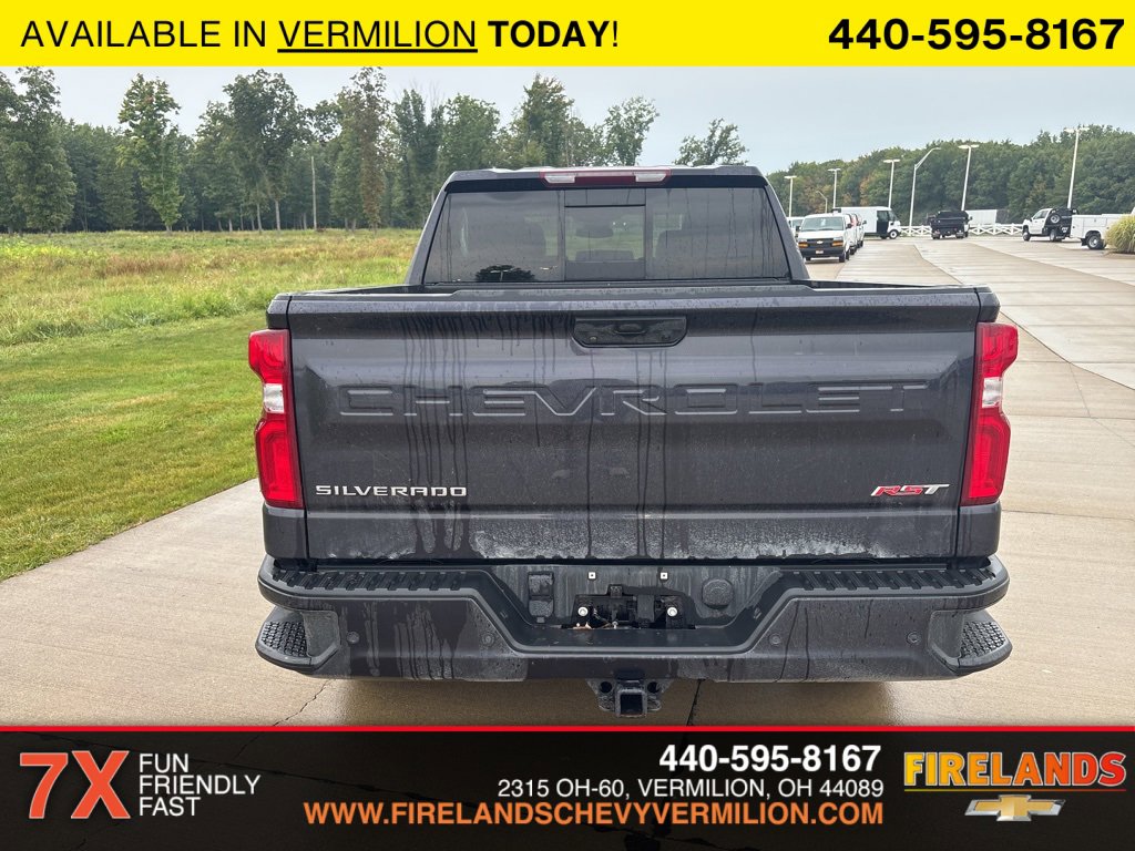 2023 Chevrolet Silverado 1500 RST photo 3