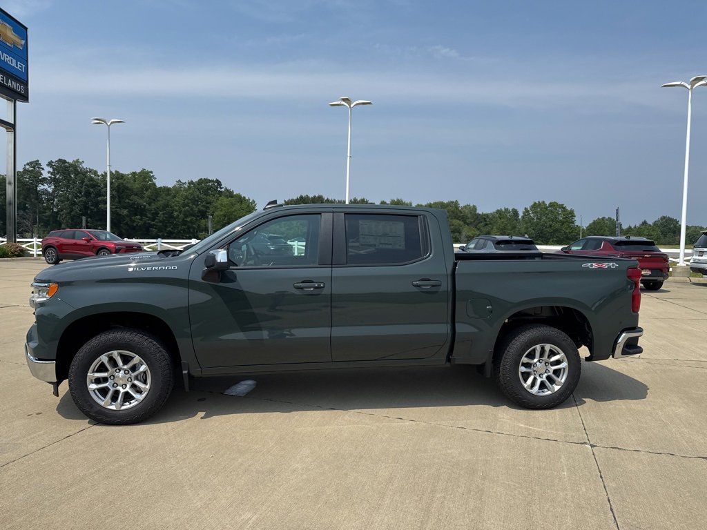 2025 Chevrolet Silverado 1500 LT photo 2