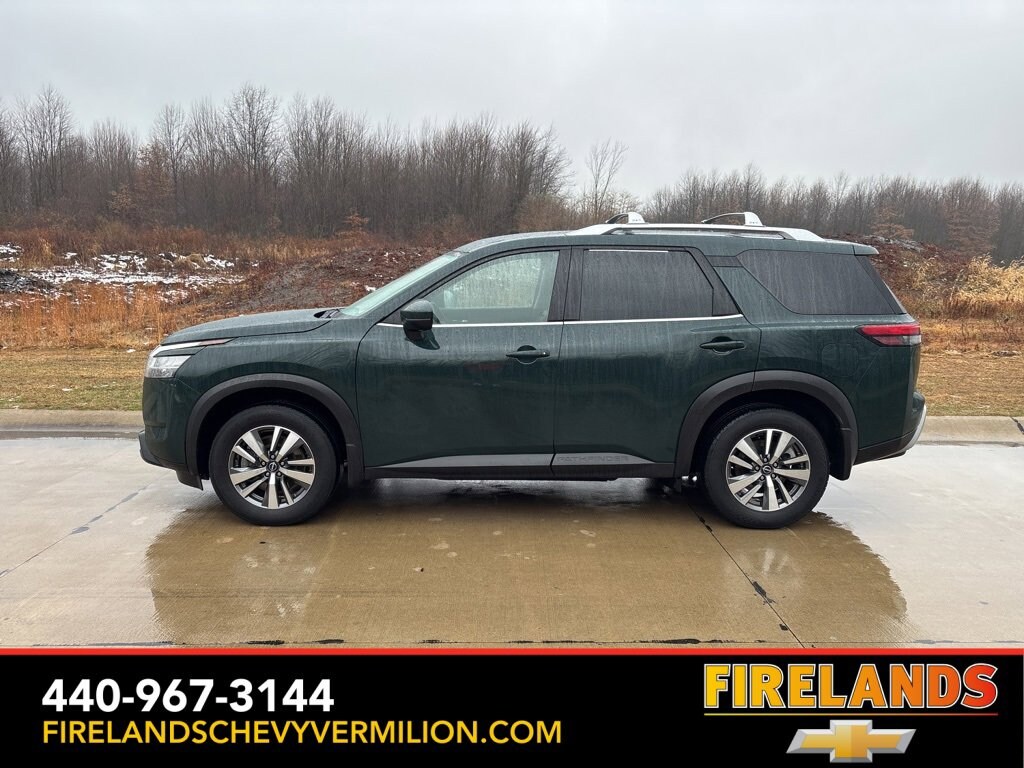 Used 2024 Nissan Pathfinder SL