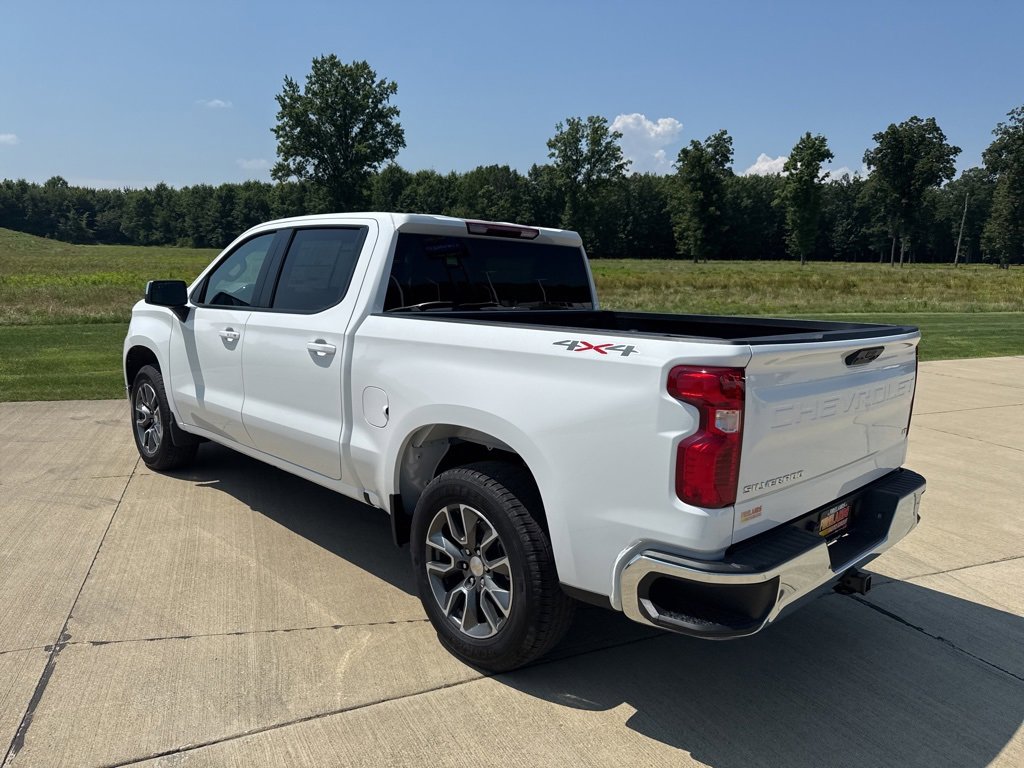 2025 Chevrolet Silverado 1500 LT photo 3