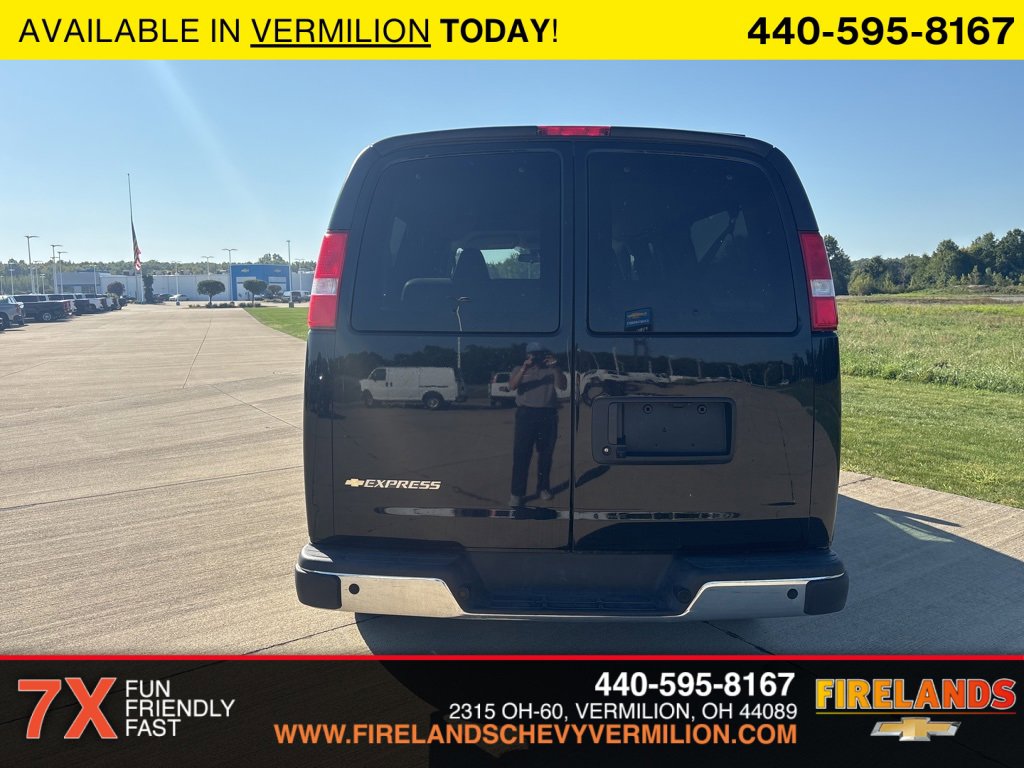 2024 Chevrolet Express Passenger 3500 Van photo 4