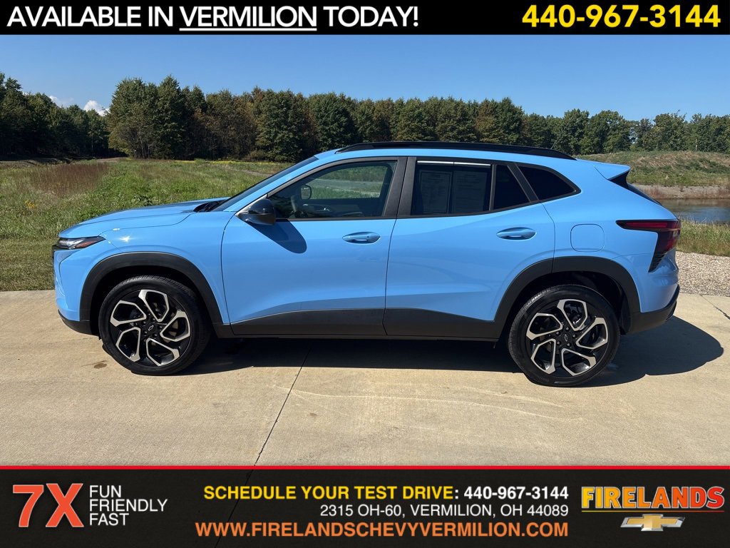 2024 Chevrolet Trax photo 2