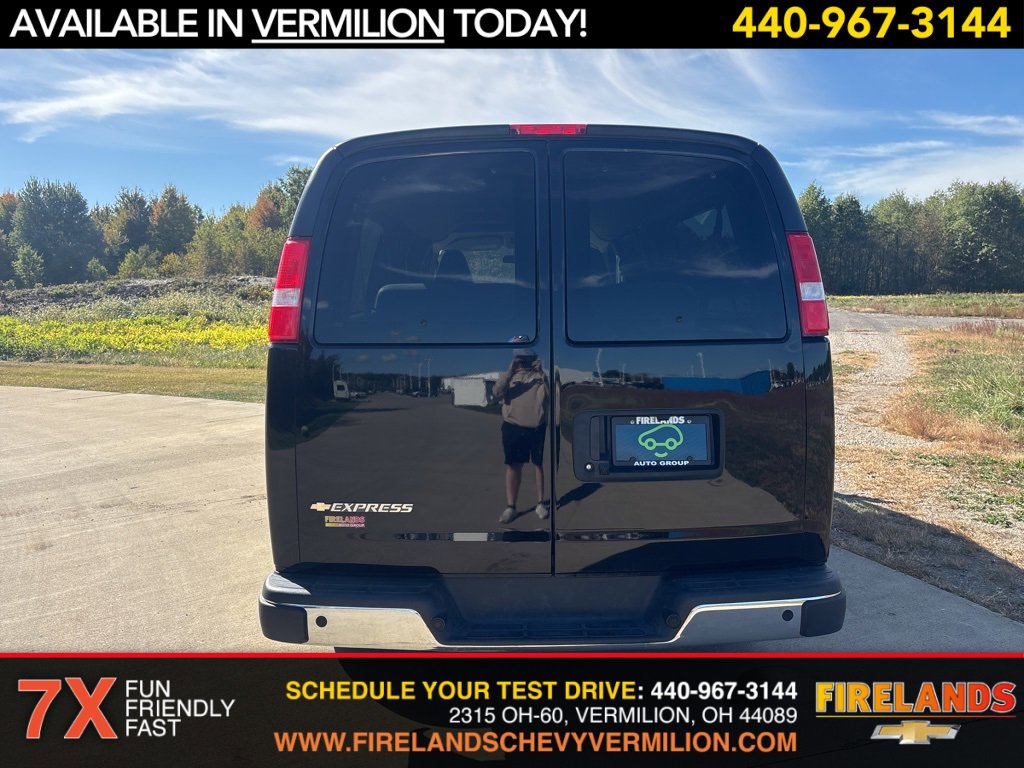 2024 Chevrolet Express Passenger 3500 Van photo 4